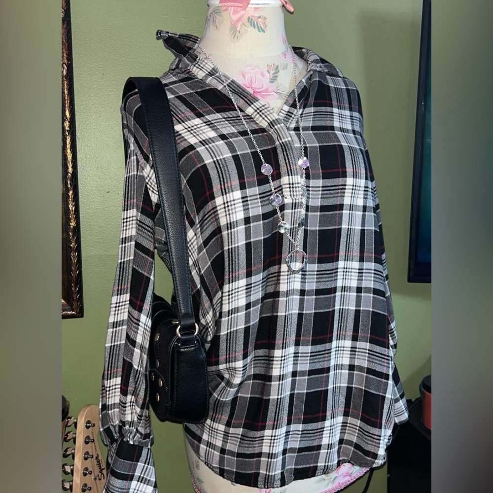 No Boundaries Black and White Plaid Blouse